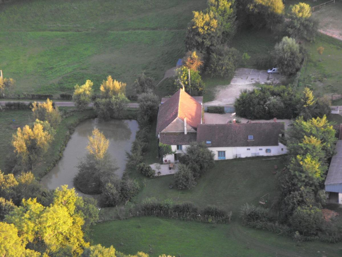 Domaine De Varenne Bed & Breakfast Saint-Amand-en-Puisaye Dış mekan fotoğraf